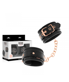 BEGME Tradução em português de Portugal:

Algemas veganas com metal, sensuais e duradouras